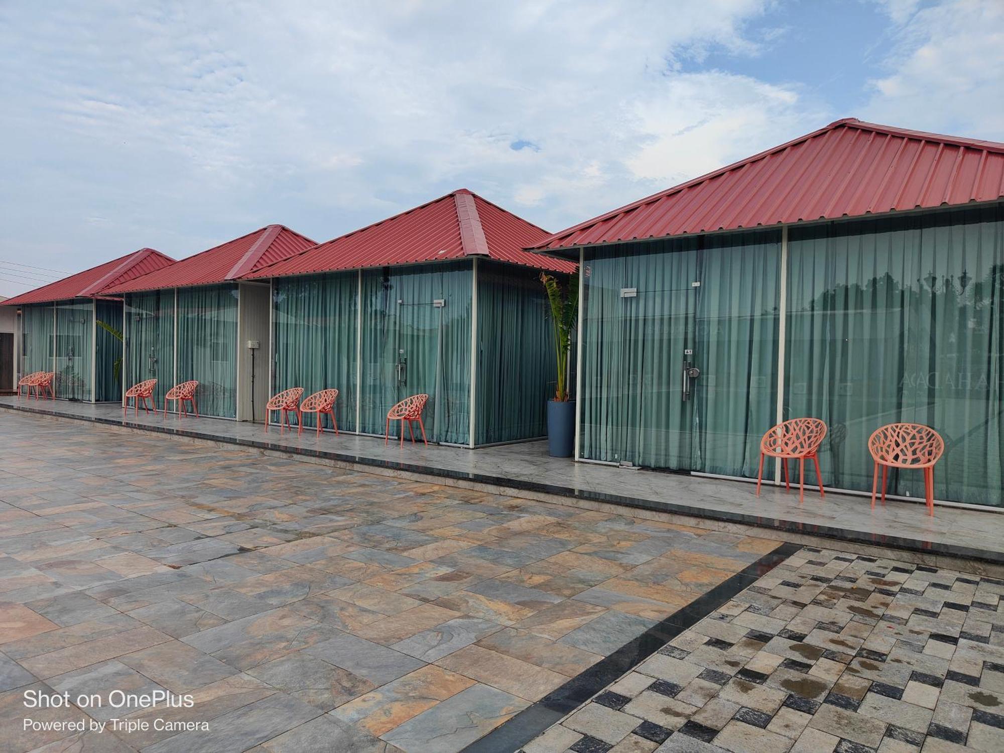 Vss Lawns & Resorts Llp Shahada Kültér fotó