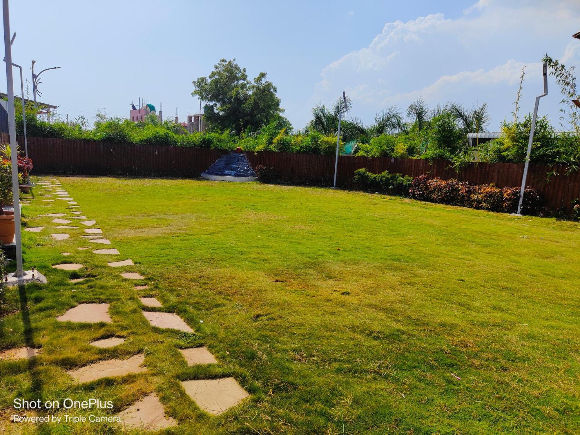 Vss Lawns & Resorts Llp Shahada Kültér fotó